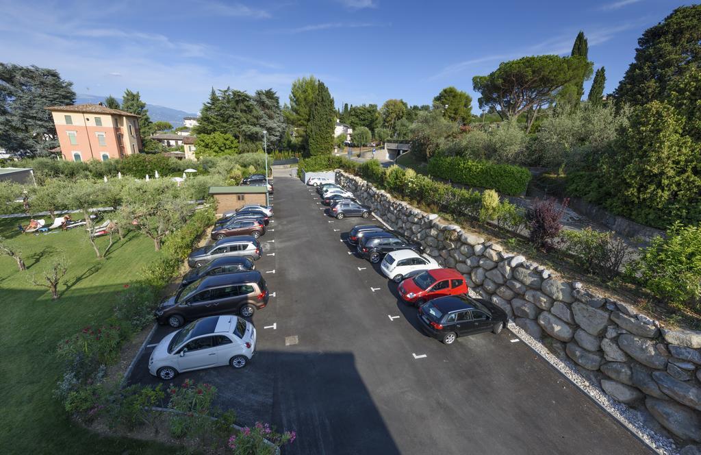 Bella Hotel & Restaurant With Private Dock For Mooring Boats San Felice del Benaco Exterior foto